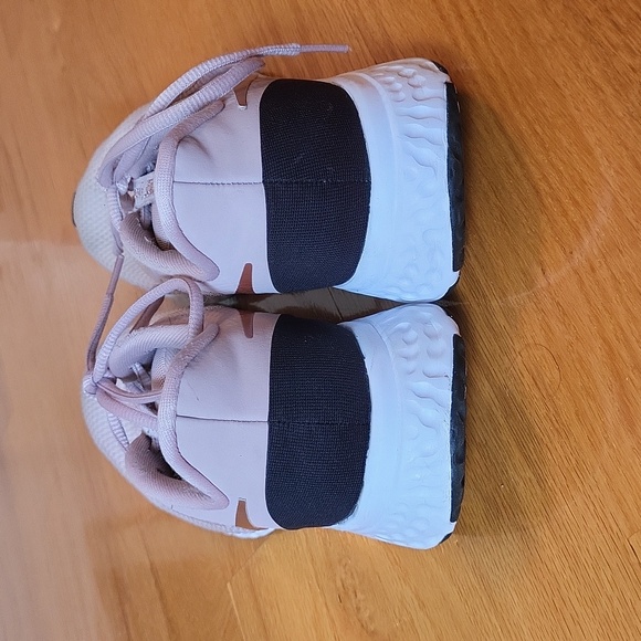 Pink And Rose Gold Nike Running Shoes - Picture 5 of 6